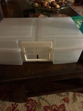 Clear Plastic Storage 4x6 photo Organizer Box with White Latch.